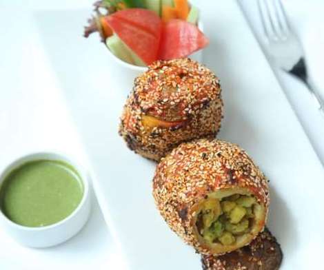 Bharwa Aloo Tilnaaz